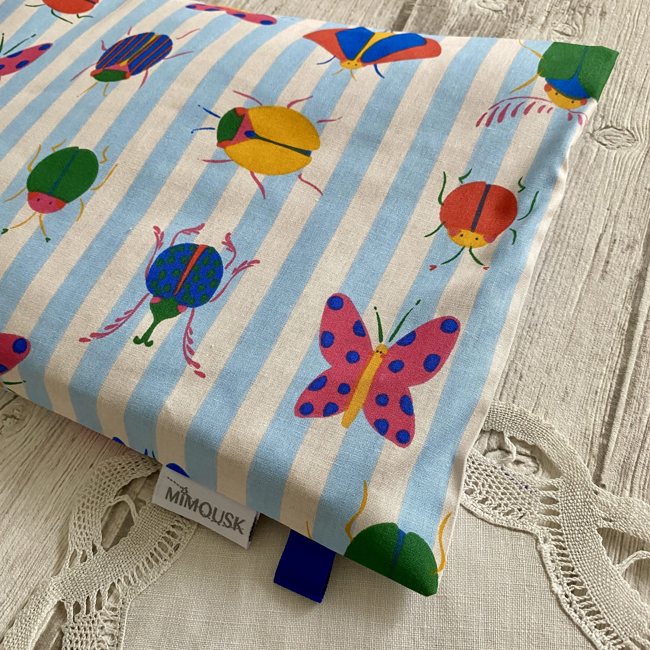 Bouillotte rectangulaire en graines de lin bio / Rayures insectes, ciel ecru – Image 2
